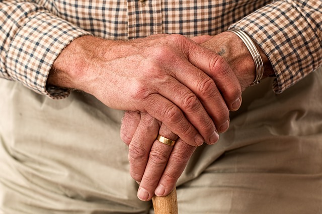 5 Common Concerns About Aging Hands, and How to Treat Them